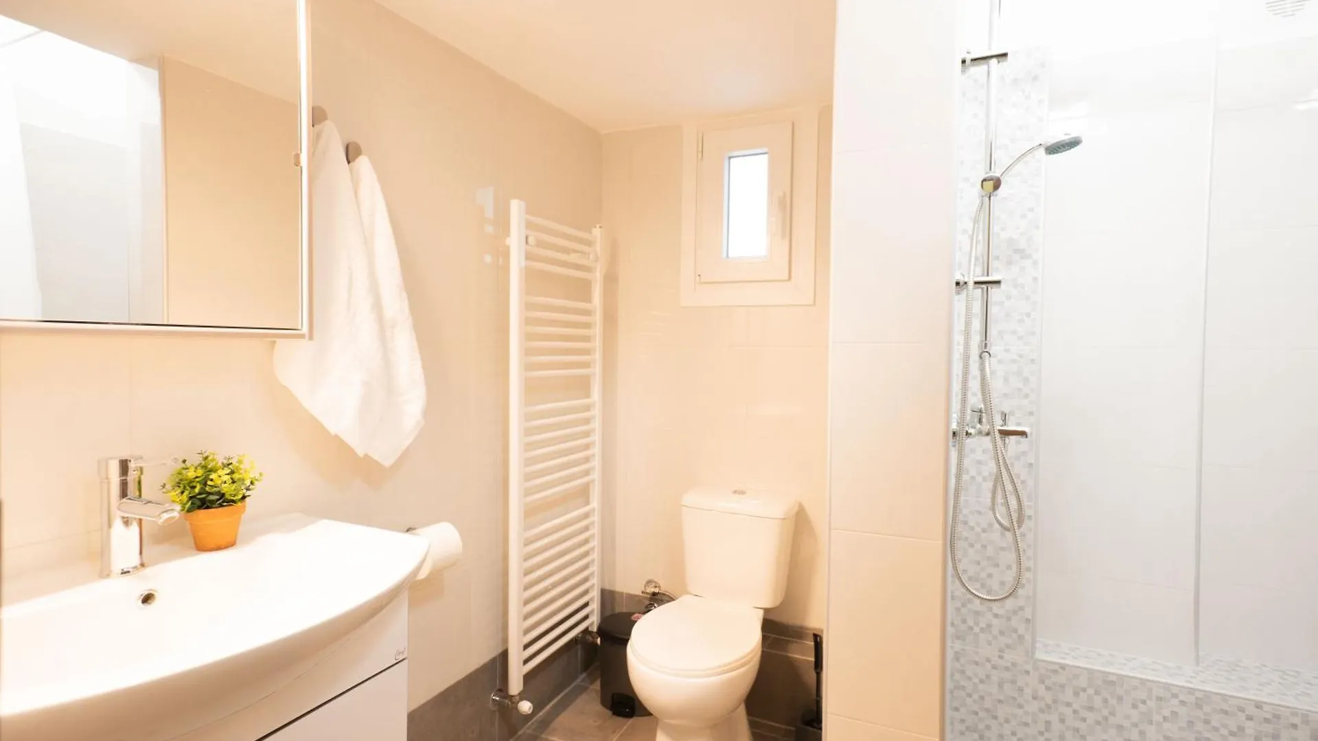 F & B Collection - Flat For 3 Apartment Salonic